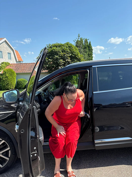 Bilhandtaget som hjälper dig tryggt in & ut ur bilen